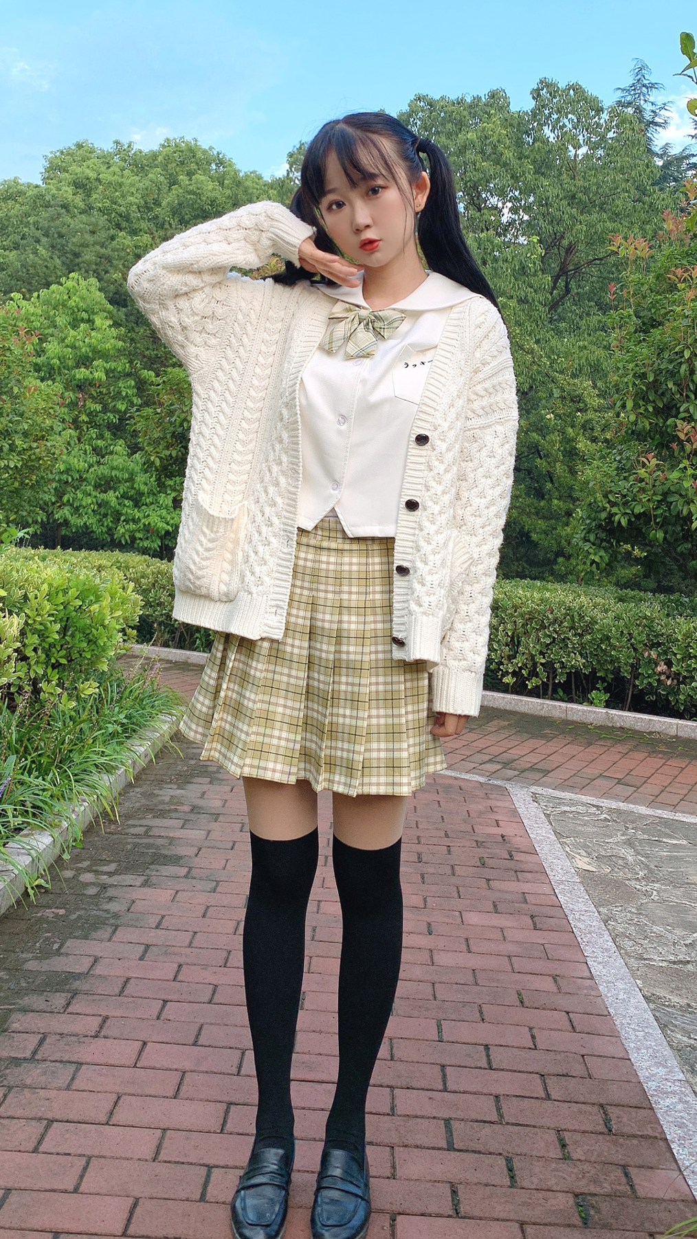 填满了整个秋季的浪漫,jk风假露肉连裤袜懂我心.