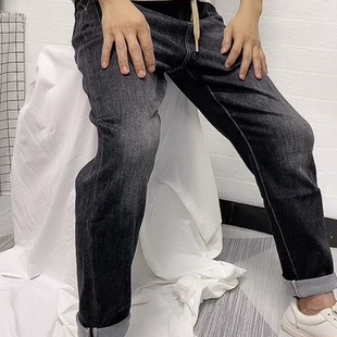 开始为秋冬季准备衣服，一直是这家店的忠诚粉丝。裤子版型设计很好看，裤子面料很柔软，上身很舒适。 