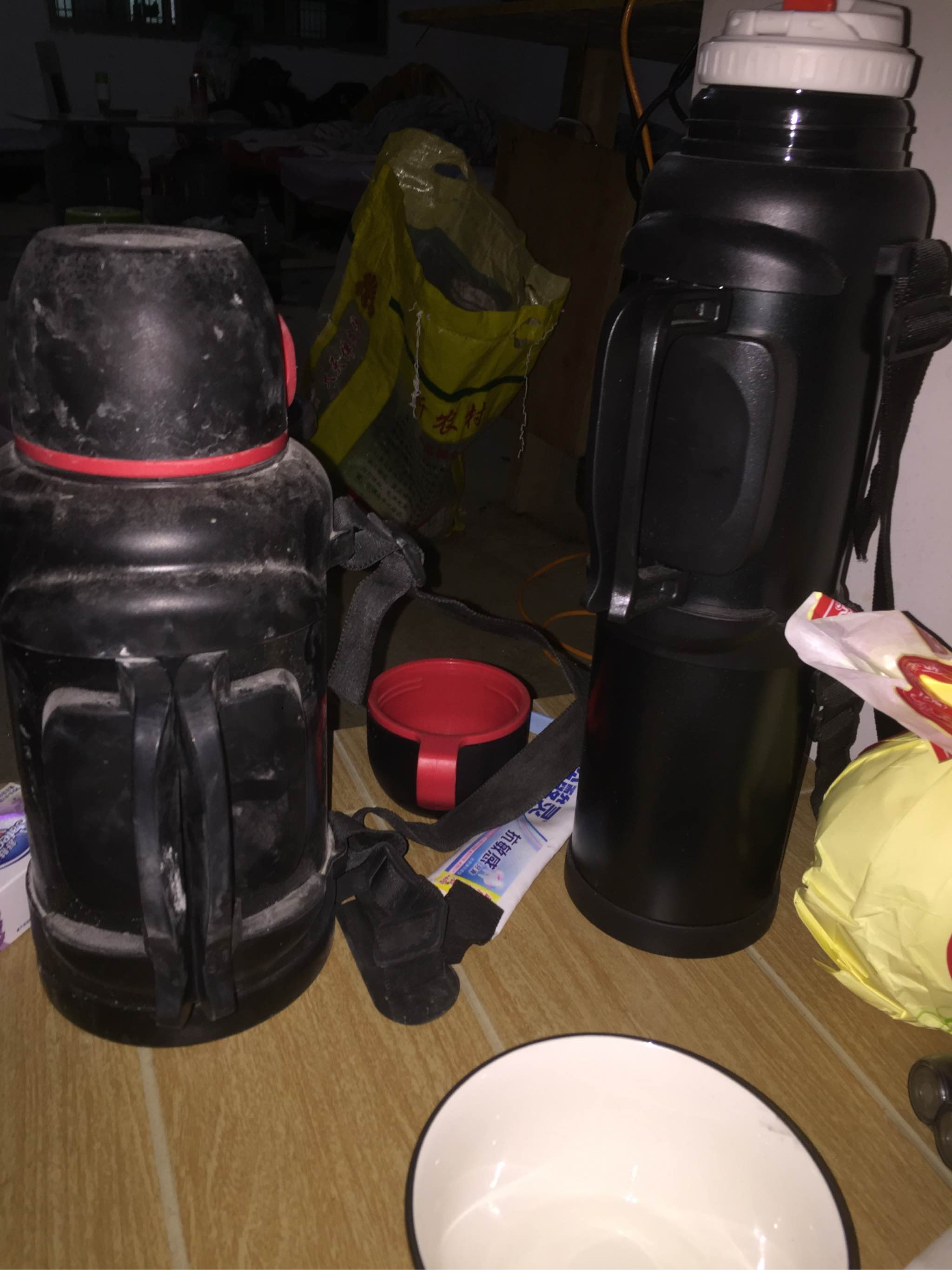 容量不锈钢保温壶车载旅行水杯子男便携户外保温水壶3升的矮胖好看呢?