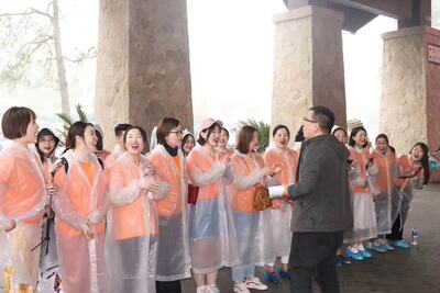 雨衣外套长款全身加厚男女通用便携式儿童户外旅游一次性雨裤套装